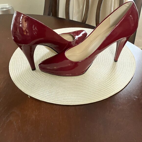 Ellen Tracey Red Pumps - Picture 7 of 8